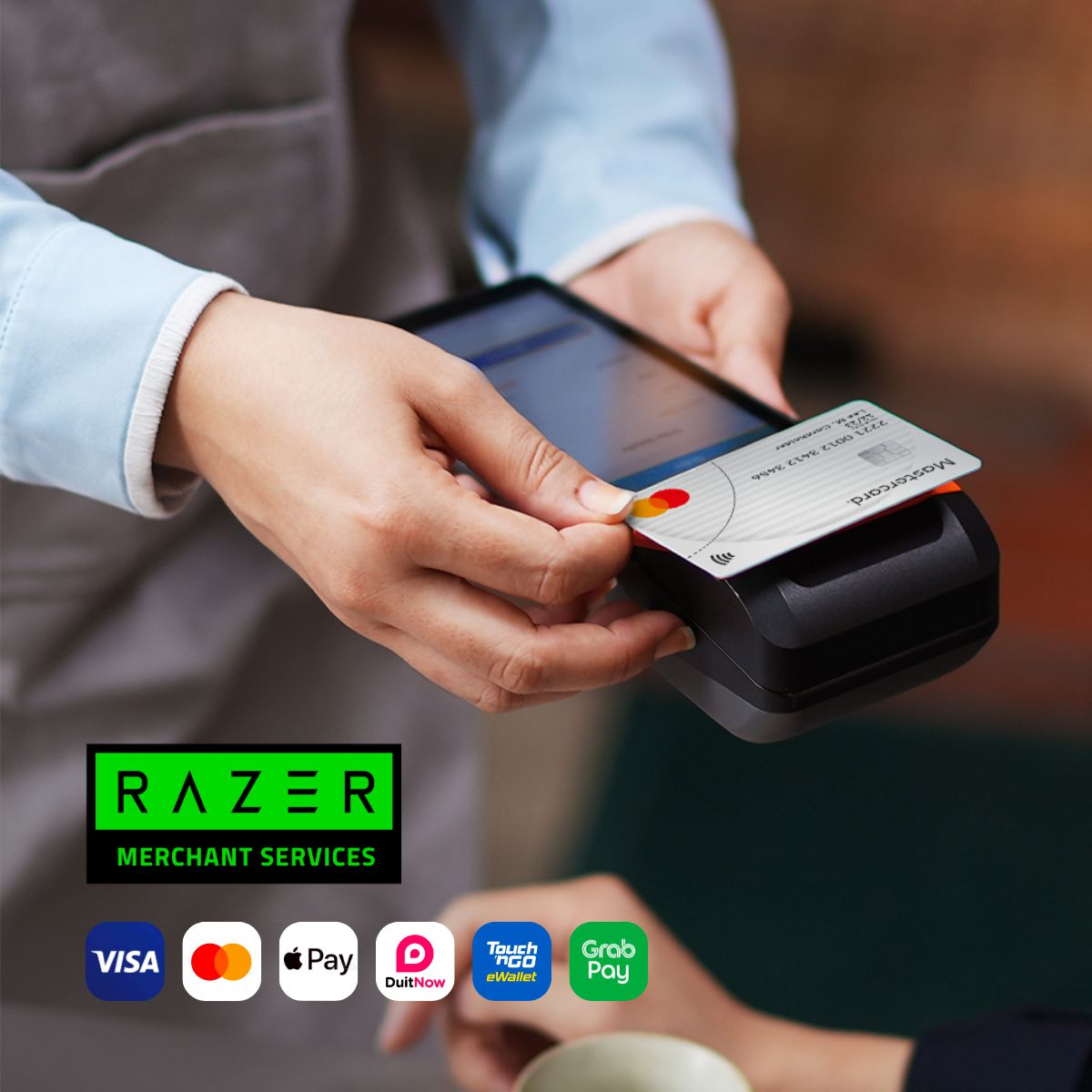 Take fast payments <br class="show-desktop">in-person and online | EasyStore
